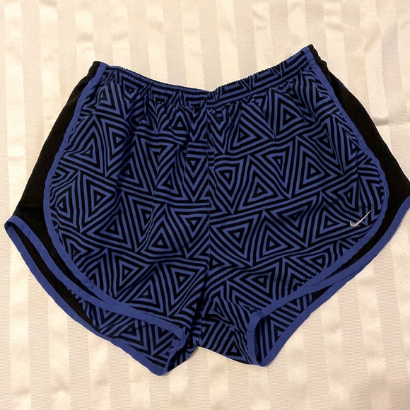 Nike running shorts - Picture 1 of 2